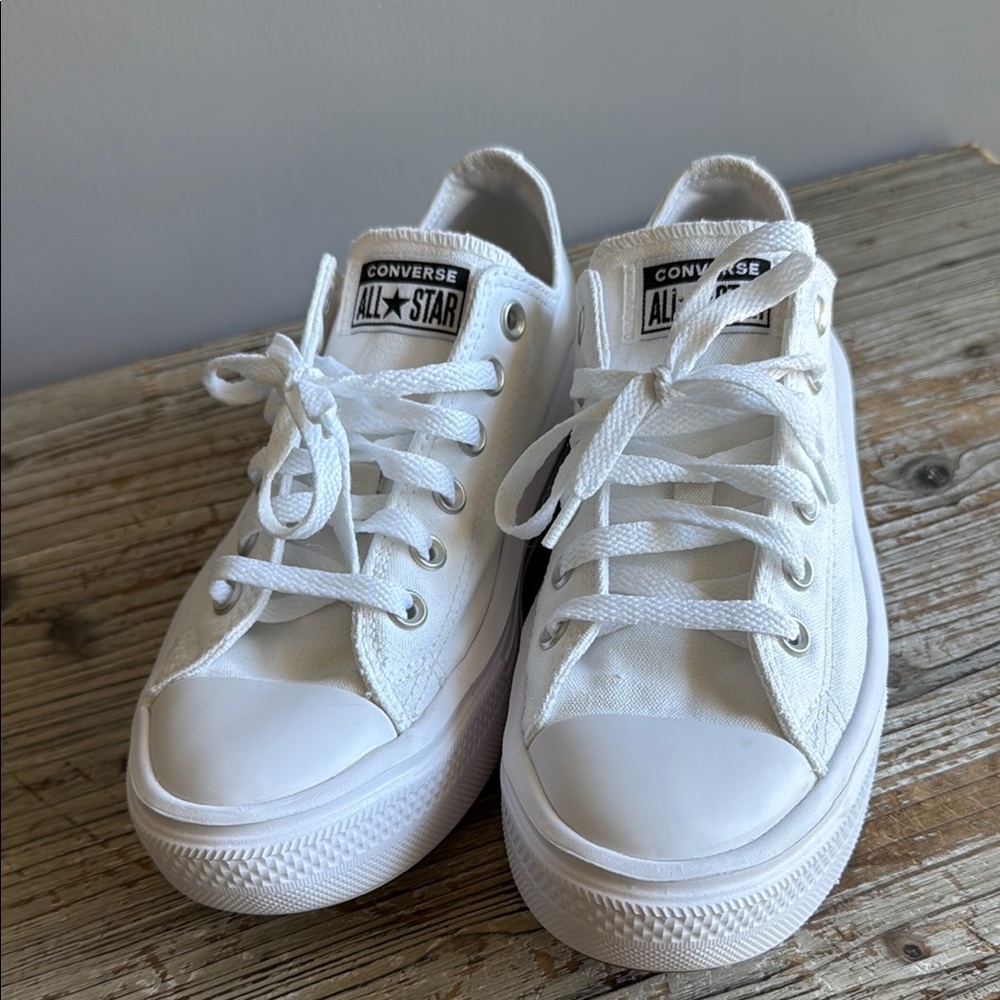 Converse White Sneakers Minimalist Design - Picture 3 of 7